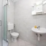 1 Bedroom Beautiful In